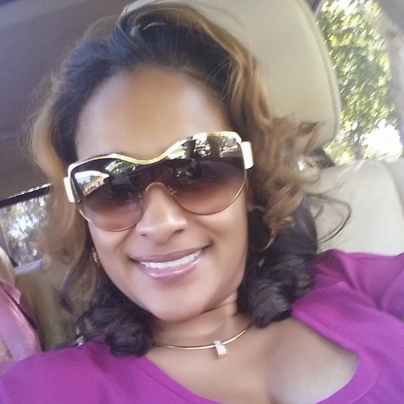 Meet your Posher, Latasha - Picture 1 of 1